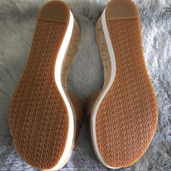 Michael Kors Warren Platform Sandal - Picture 4 of 6